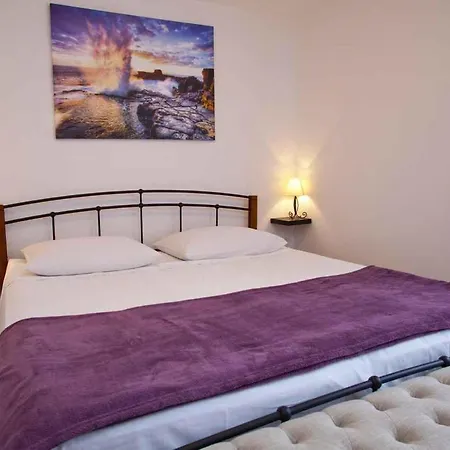 Apartment In - Insel Krk 36848 Vrbnik (Primorje-Gorski Kotar)